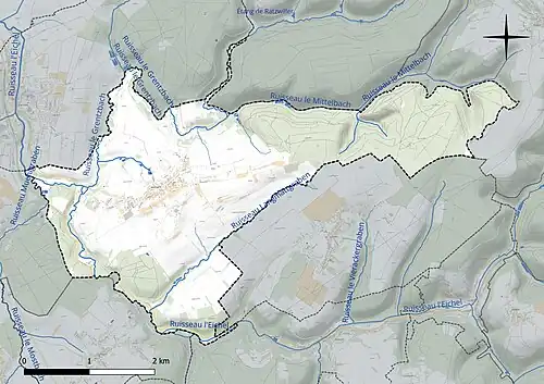 Carte en couleur présentant le réseau hydrographique de la commune