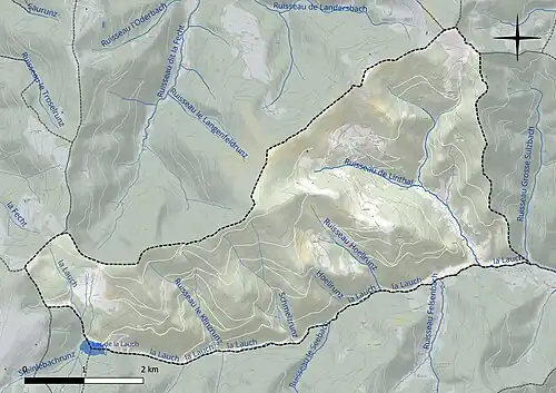 Carte en couleur présentant le réseau hydrographique de la commune