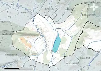 Carte en couleur présentant le réseau hydrographique de la commune
