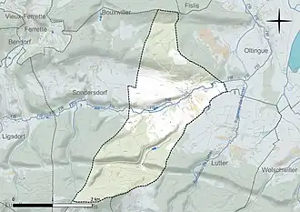 Carte en couleur présentant le réseau hydrographique de la commune