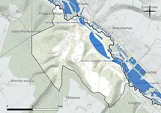 Carte en couleur présentant le réseau hydrographique de la commune
