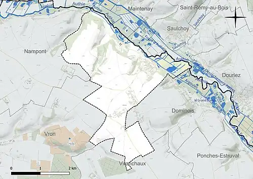 Carte en couleur présentant le réseau hydrographique de la commune