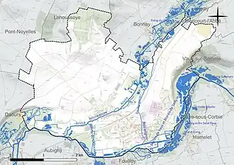 Carte en couleur présentant le réseau hydrographique de la commune