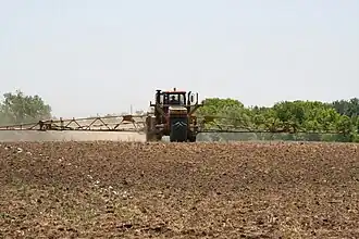 Pulvérisateur de grande capacité porté sur un chassis Terragator 8103, 2007.