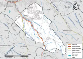 Carte en couleur présentant le réseau hydrographique de la commune