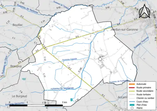 Carte en couleur présentant le réseau hydrographique de la commune