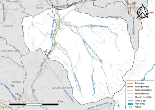 Carte en couleur présentant le réseau hydrographique de la commune