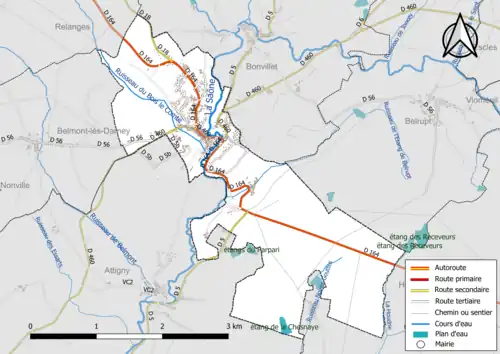 Carte en couleur présentant le réseau hydrographique de la commune