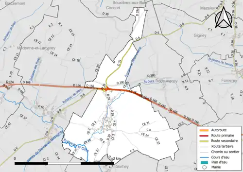 Carte en couleur présentant le réseau hydrographique de la commune