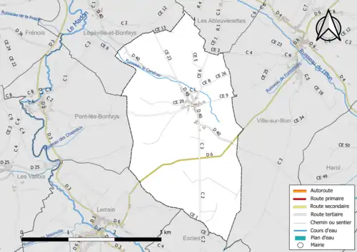 Carte en couleur présentant le réseau hydrographique de la commune