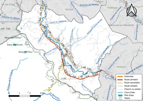 Carte en couleur présentant le réseau hydrographique de la commune