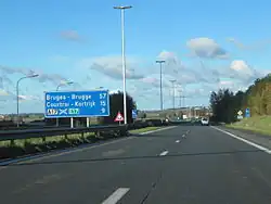 L'autoroute à l'approche de l'échangeur d'Aalbeke.