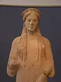Korê péplophore, musée de l'Acropole d'Athènes (v. -520--510)