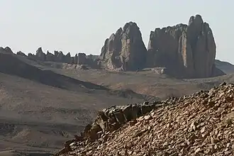Photo d'un paysage de montagnes du Hoggar.