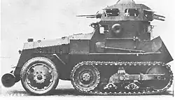 Vue de côté de la version de pré-série de l'automitrailleuse Schneider-Kégresse