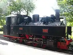 Une locomotive type KDL 11 « tenderisée ».