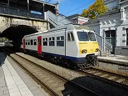 Arrivée d'un train voie 4.