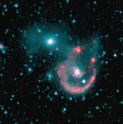 Arp 107 imagée en infrarouge par le télescope spatial Spitzer.