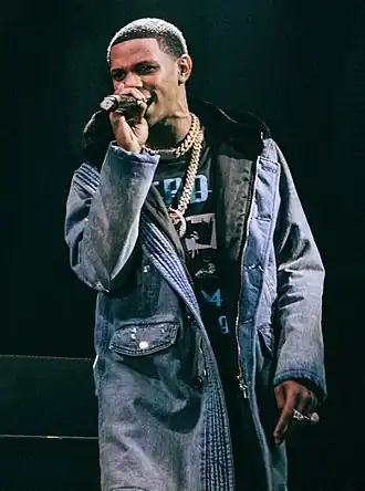 Description de cette image, également commentée ci-après