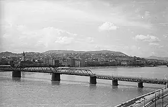 Le pont Kossuth en 1955.