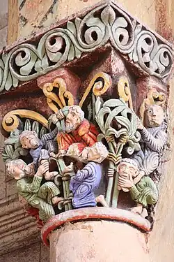 Chapiteau polychrome de l'abbaye de Saint-Sever, fondée à la fin du Xe&nbsp;siècle.