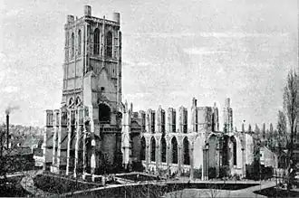 Ruines, peu avant 1899, à peu près dans le même état qu'en 1850 (gravure présentée en haut à droite de cet article).