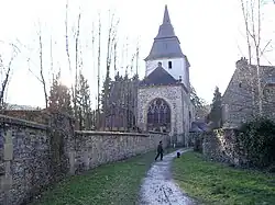 Vue par le chemin est.