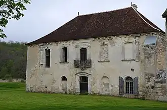 Bâtiment des moines de l'abbaye de Quincy.