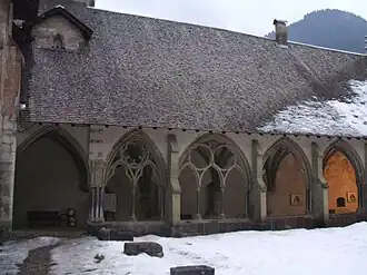 Galeries nord et est du cloître.