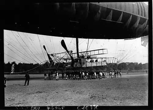 La nacelle et ses deux hélices.