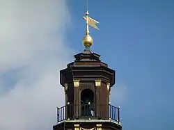 La lanterne et la girouette.