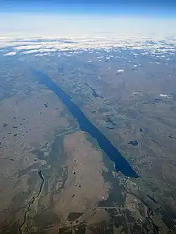 Vue aérienne du loch Ness.