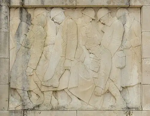 Bas-relief de la partie droite du monument
