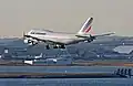 Atterrissage d'un Boeing 747 d'Air France en provenance de Paris-Charles-de-Gaulle.