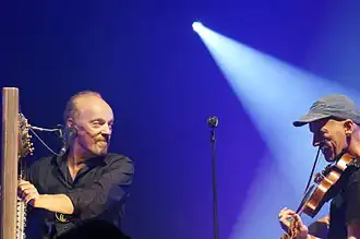  Photo d'un concert d'Alan Stivell, sur scène en 2014 à Chalons.