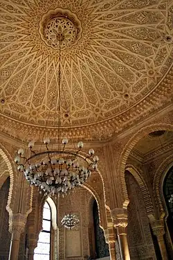 Intérieur de la Grande Poste, à côté des guichets.