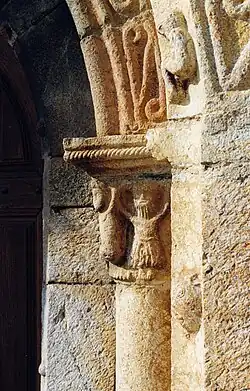 Un chapiteau du portail.