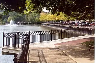 Le front de rivière à Allegan.