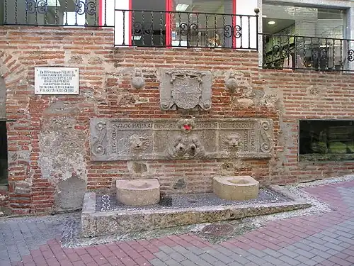 La fontaine royale de la Calle Real (1559).