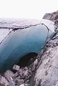 Entrée d'une grotte de glace.