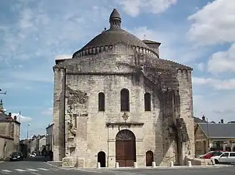 L'église Saint-Étienne-de-la-Cité à Périgueux.