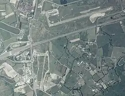 L'ancien aérodrome d'Ancenis et le nouveau en 2002