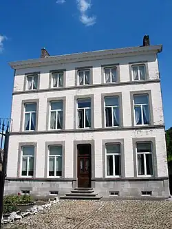 Maison classique dite « maison de chanoinesses ».