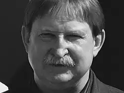 Photo du visage d'Andrzej Szarmach de face.