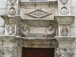 Façade (détail).