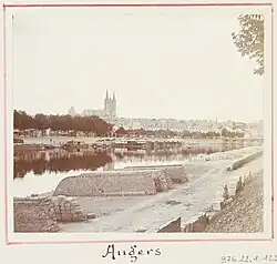 Photographie de la Maine depuis les quais d'Angers par Georges Nitsch, (musée de Bretagne).