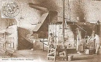 Travail d'enfants à l'étendage de la verrerie St-Martin.