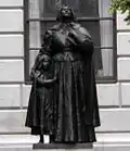 Anne Hutchinson (1591-1643), réformatrice religieuse puritaine dont l'influence a créé un schisme théologique et ancêtre de Mary Morley Crapo. Statue de Cyrus Edwin Dallin, Massachusetts State House, Boston.