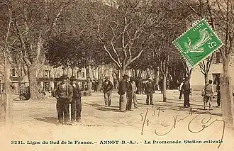 Jeu provençal sur la place des platanes en 1909.