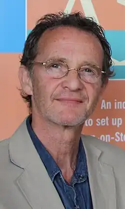 Anton Lesser interprète Qyburn.